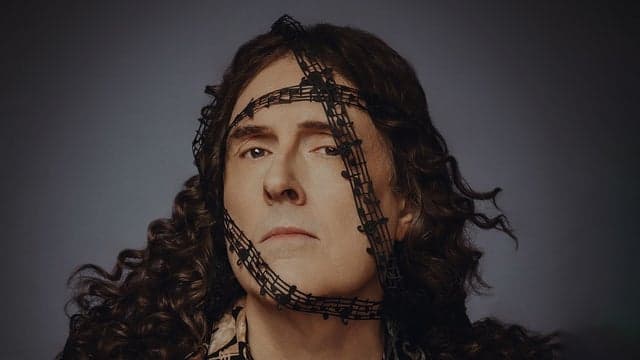 Photograph of Weird Al Yankovic