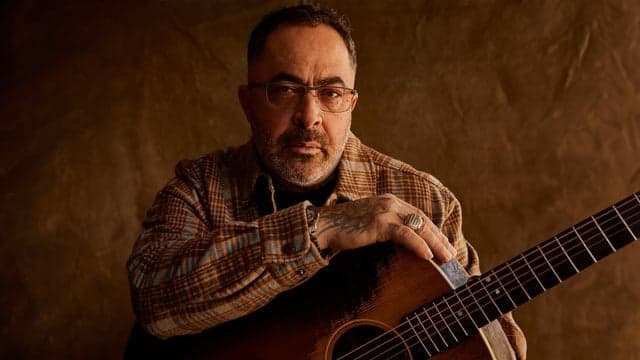 Photograph of Aaron Lewis